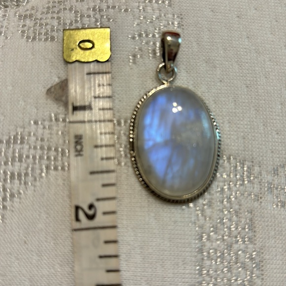 MOONSTONE NEW Sterling silver and moonstone pendant - Picture 4 of 8